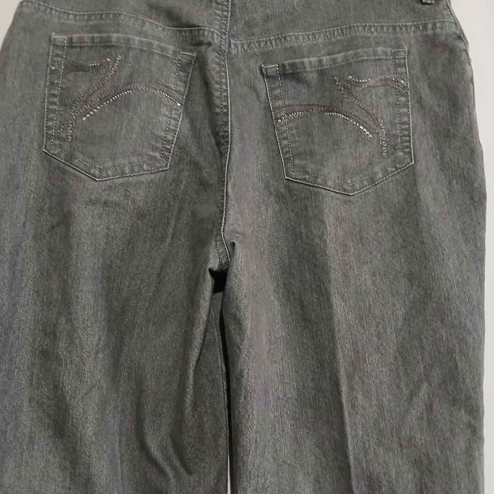 Gloria Vanderbilt Ladies Amanda Gray Jeans. Size 14 Short - Picture 8 of 12
